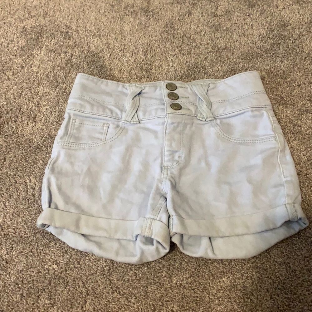 Cute light washed Cole‘s little girls Jean shorts